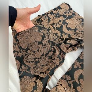 7 for all mankind Size 27. Orig price $300. Never worn.